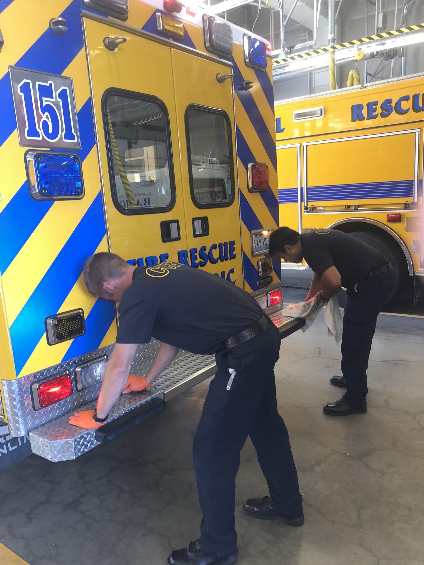 Crews Cleaning Apparatus